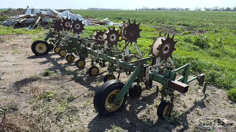 John Deere RM Row Crop Cultivator