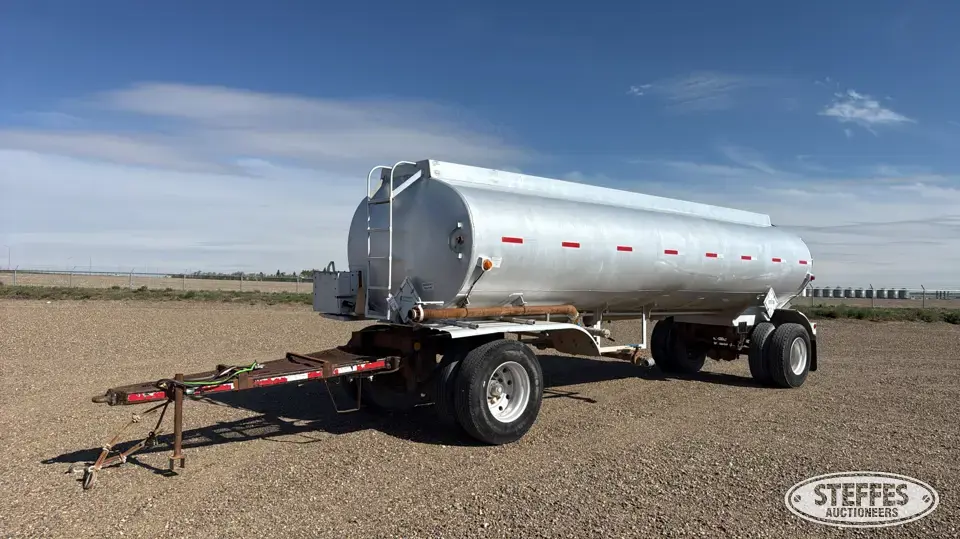 1986 Beall 126 bbl. Pup Trailer