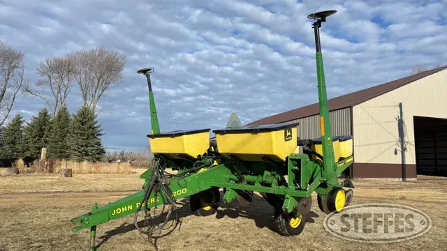 John Deere 7200