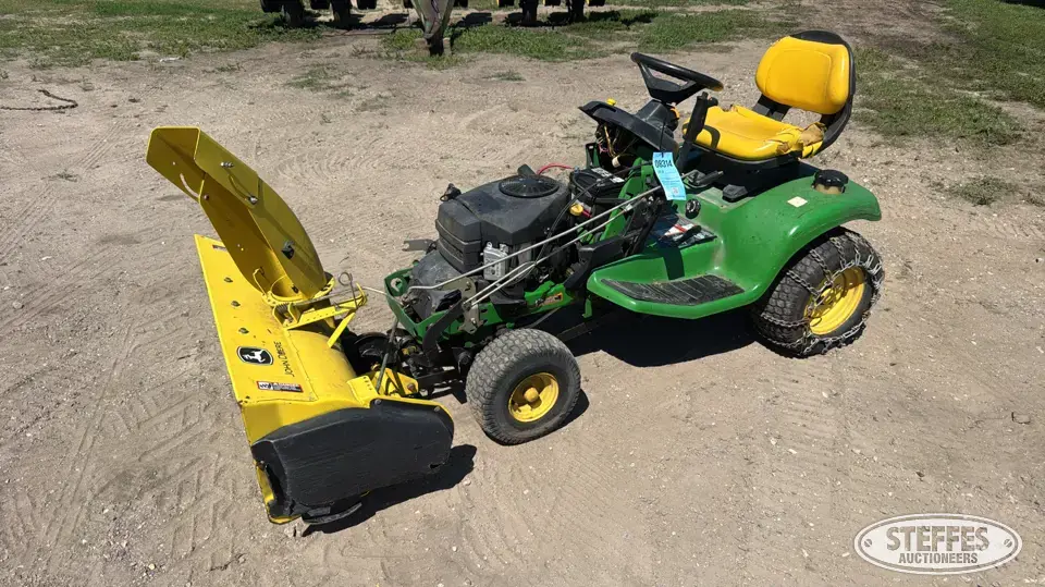 2003 John Deere LX277 Lawn Tractor
