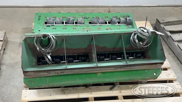 John Deere 1910 meter housing & manifold