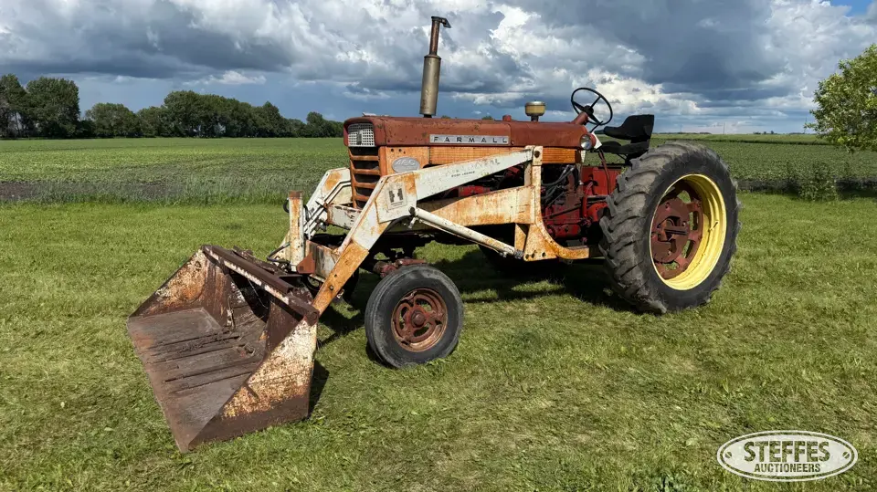 1962 Farmall 460 Collectible Tractor