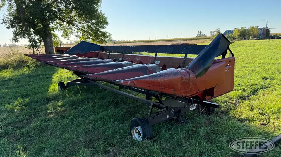 Case IH 1083 Corn Head