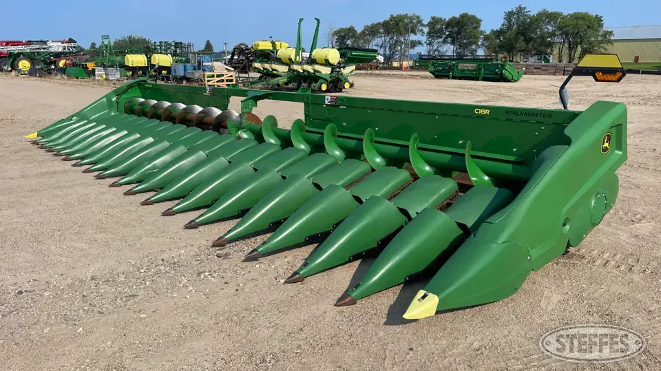 2022 John Deere C18R Corn Head