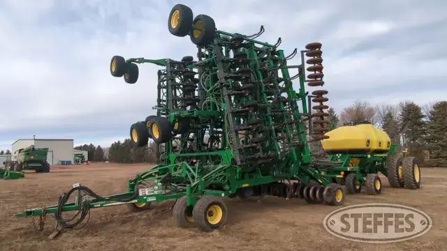 2011 John Deere 1835