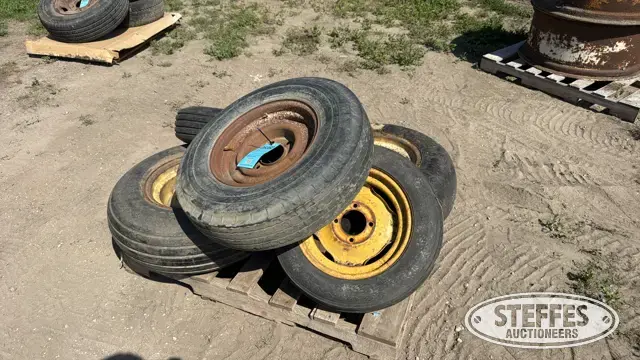 (5) 15” tires