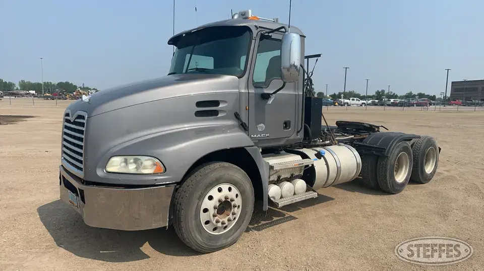2012 Mack Pinnacle Conventional Truck without Sleeper