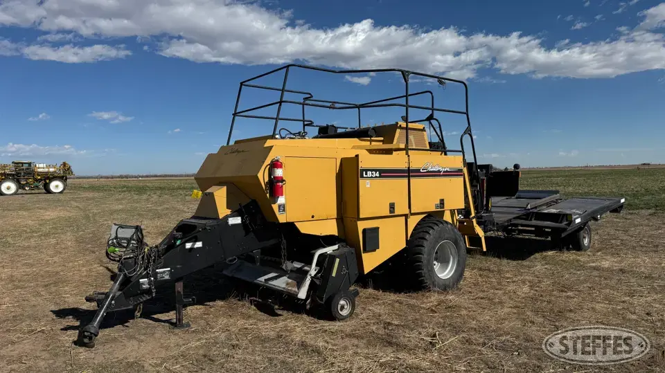 2002 Challenger LB34 Round Baler