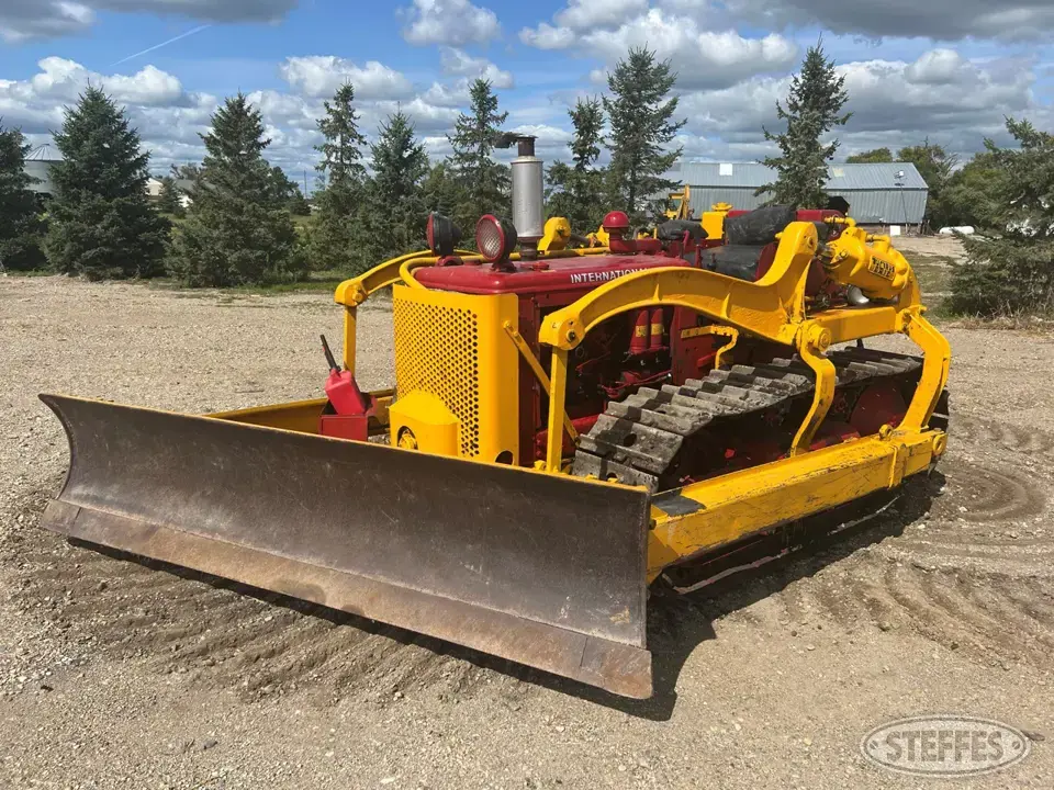 International TD9 Dozer