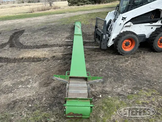 John Deere 1910