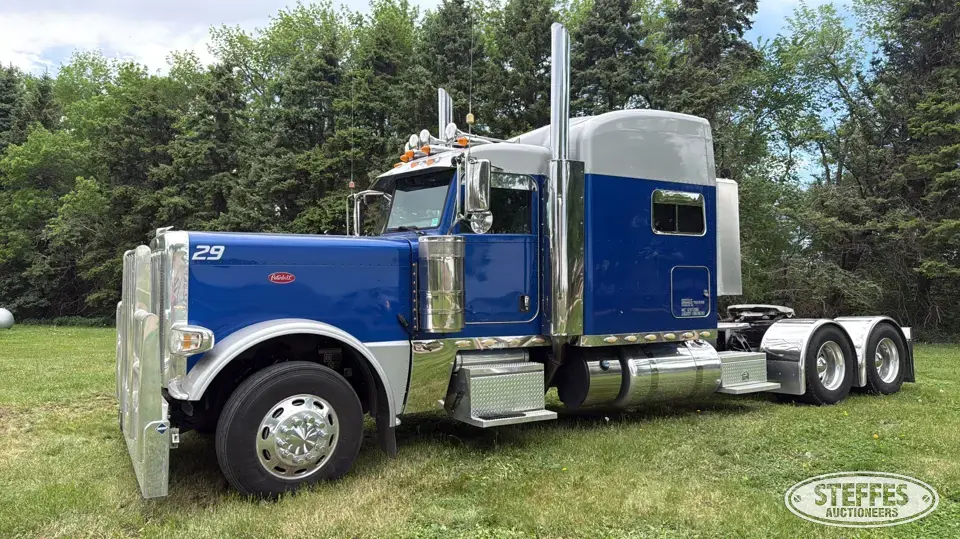 2018 Peterbilt 389 Conventional Truck with Sleeper