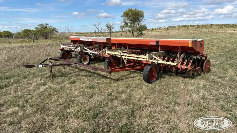 Lilliston Melroe 2004-246 Press Drill