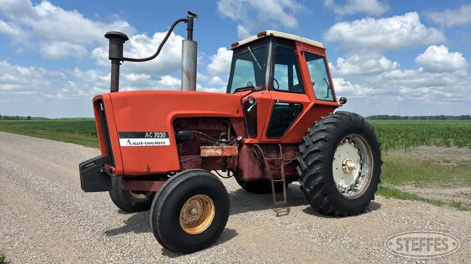 1973 Allis-Chalmers 7030 2WD Tractor