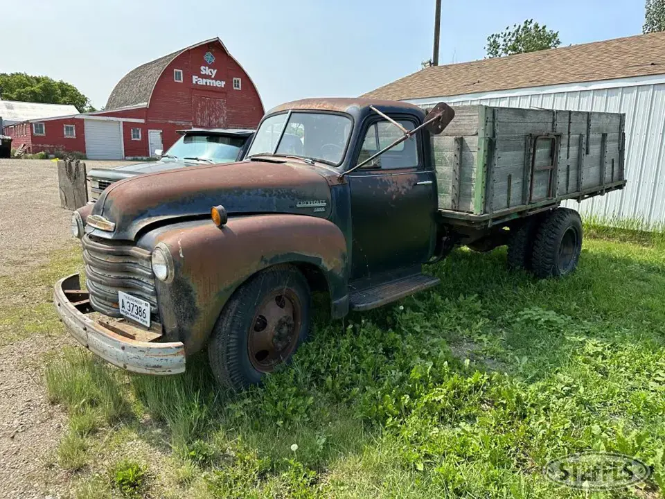 1951 Chevrolet 4400 Single Axle Boxed Truck