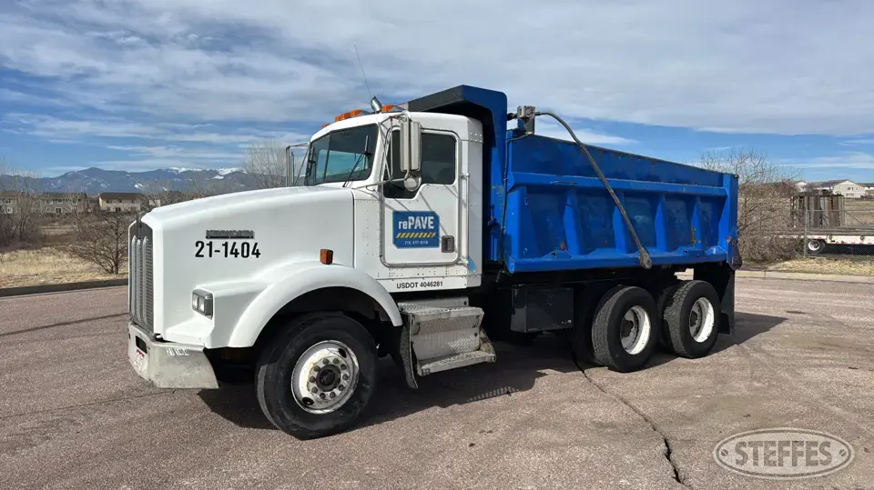 2002 Kenworth T800 Dump Truck
