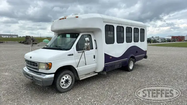 2002 Ford E-450