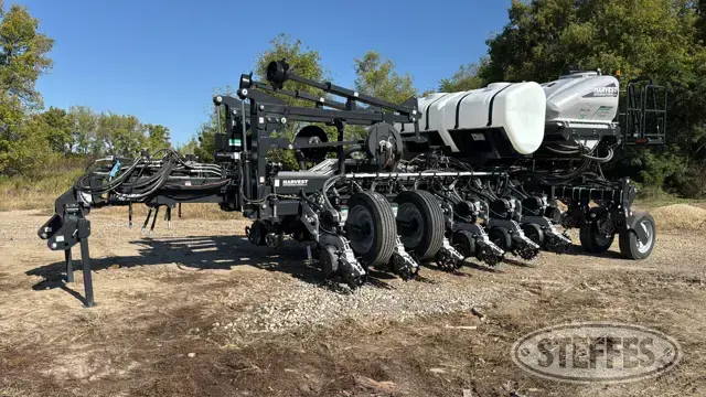 2023 Harvest International PB4030