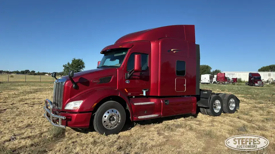 2019 Peterbilt 579 Conventional Truck with Sleeper