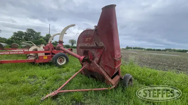New Holland 27