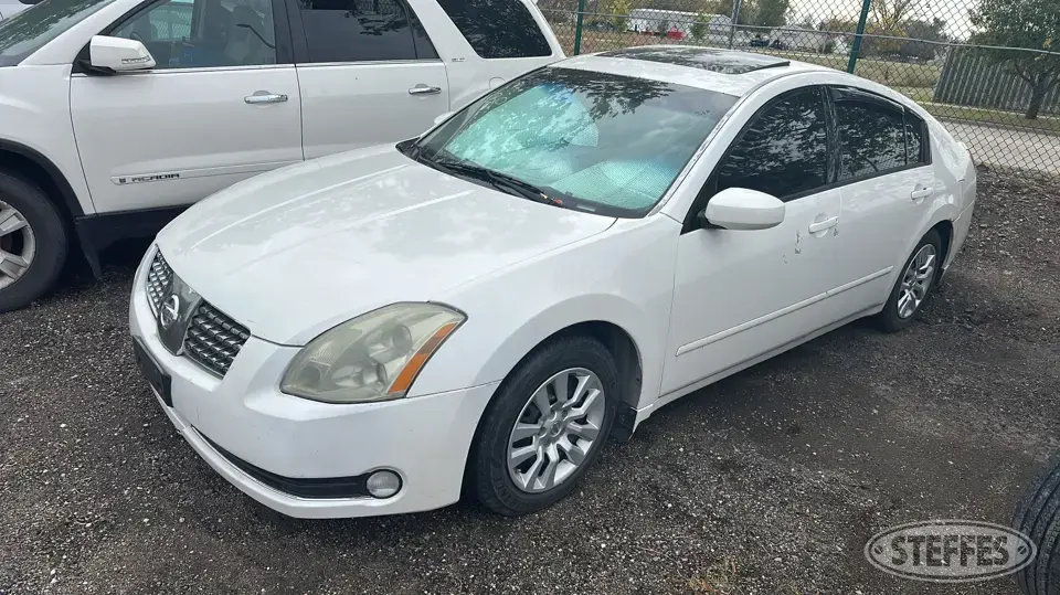 2005 Nissan Maxima SL Car