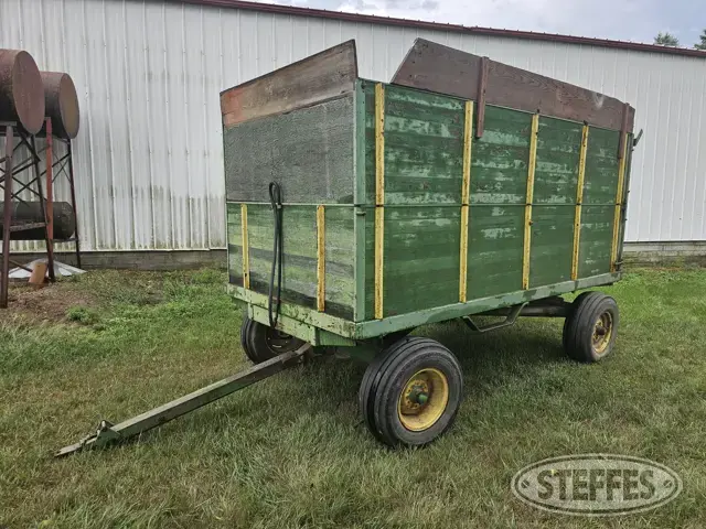 John Deere Barge Box Wagon