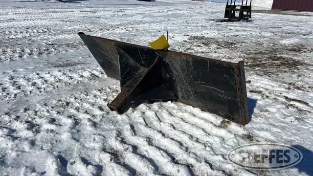 Skid steer receiver hitch