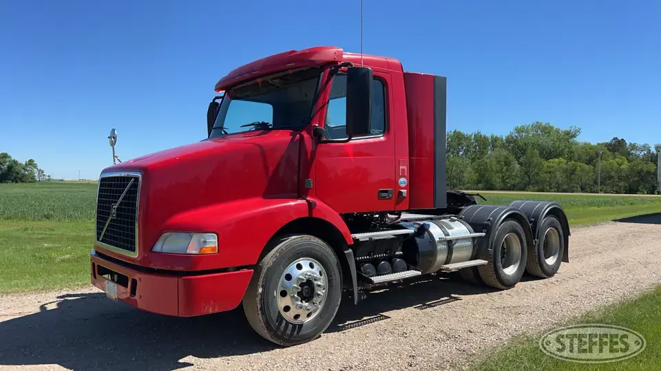 2014 Volvo VNM Conventional Truck with Sleeper