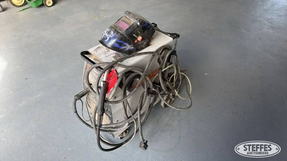 Hobart IronMan 230 MIG welder Welding