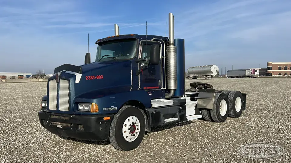 2005 Kenworth T600 Conventional Truck without Sleeper