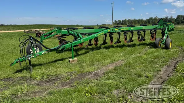 John Deere 3710