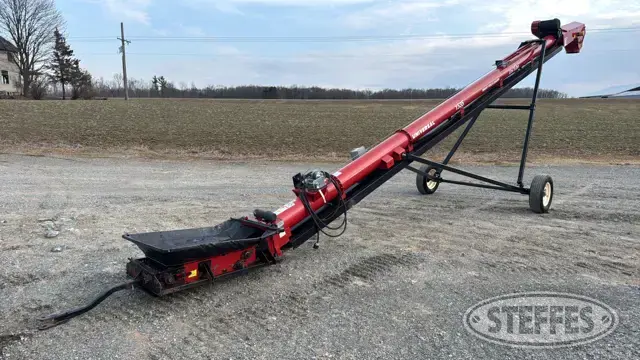 2017 Universal 1535FL
