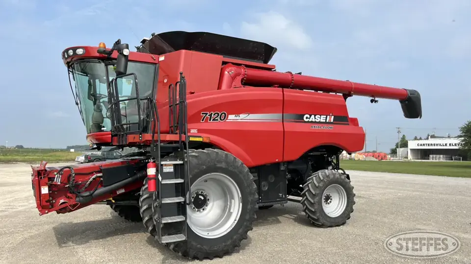 2010 Case IH 7120 Combine