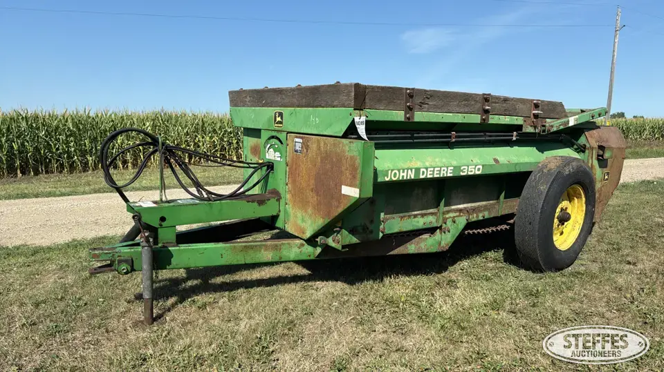 John Deere 350 Manure Application Equipment
