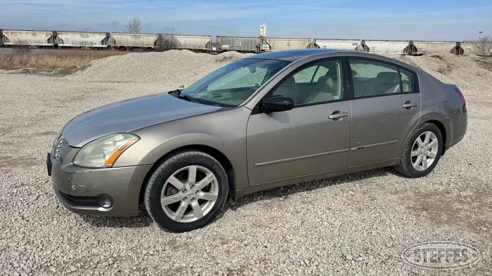2006 Nissan Maxima SE Car