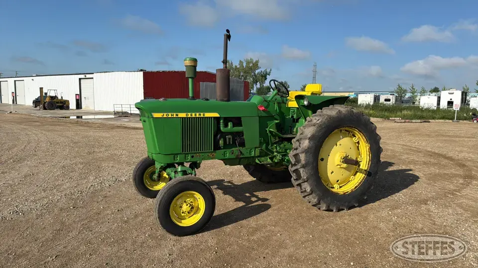 1971 John Deere 3020 2WD Tractor