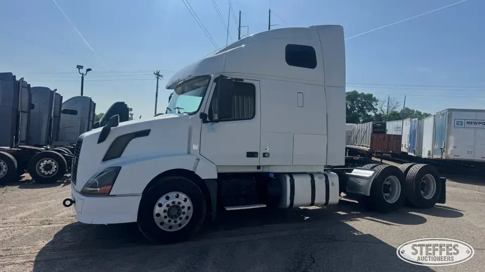 2012 Volvo VNL670 Conventional Truck with Sleeper