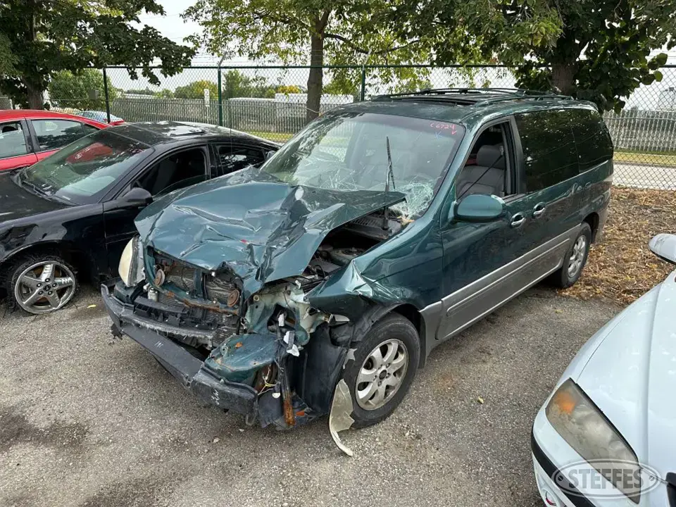 2004 Kia Sedona Van