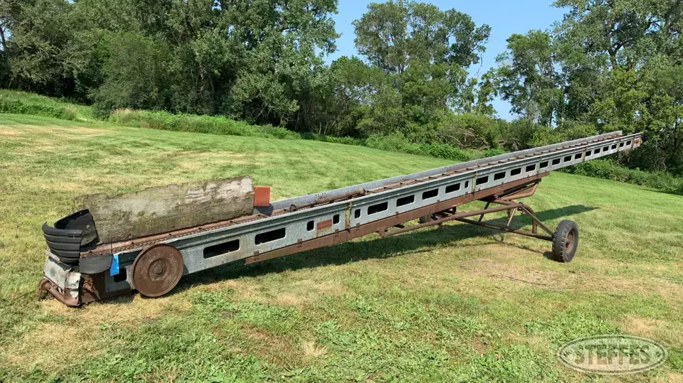 Kewanee 600 Bale Handling