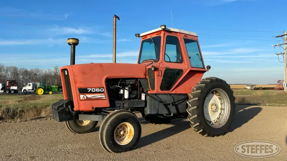 1976 Allis-Chalmers 7060 2WD Tractor