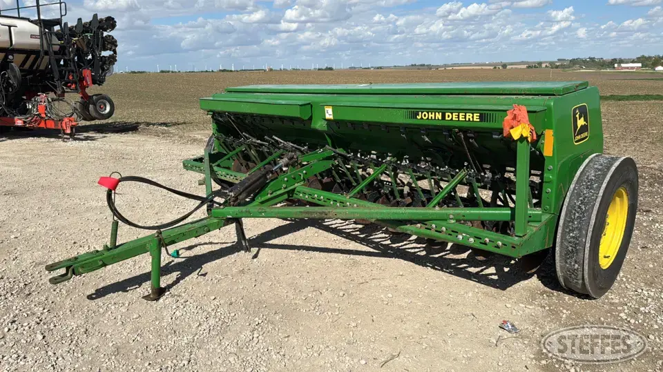 John Deere 450 Press Drill