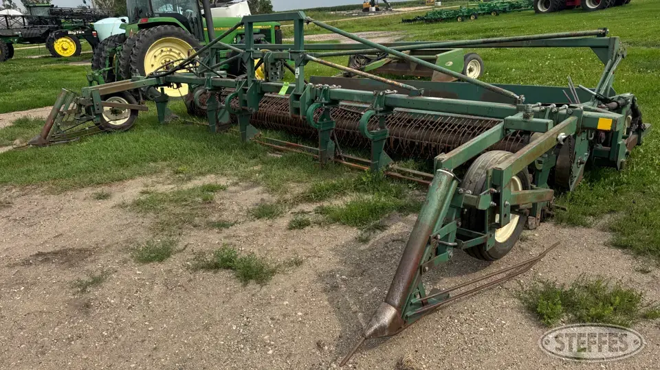 1996 Pickett One Step 8030-I-A Edible Bean Windrower