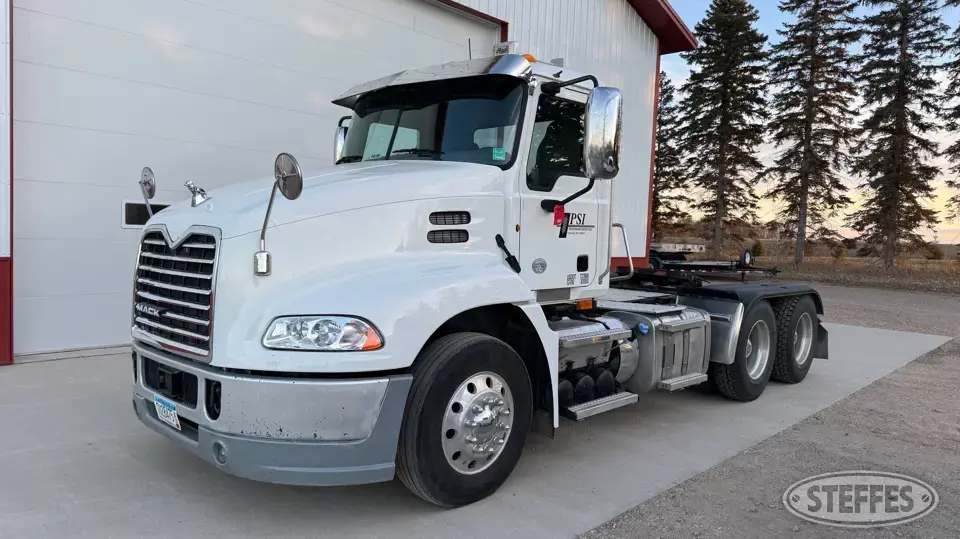 2013 Mack CXU613 Conventional Truck without Sleeper