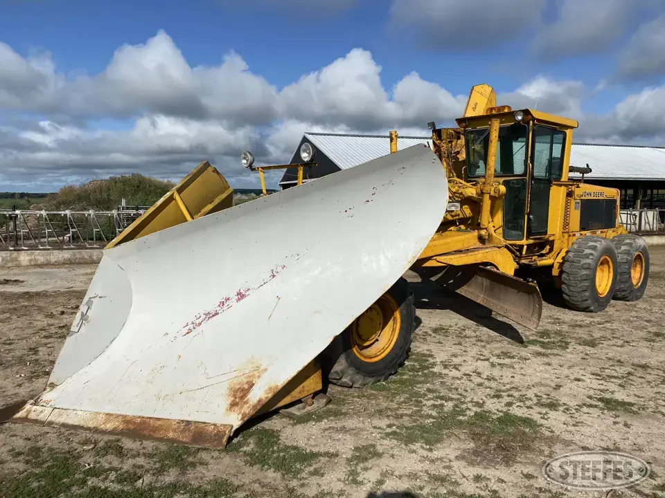 John Deere 772A Motor Grader
