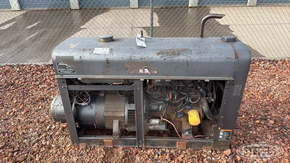 Lincoln Electric Classic 300G Welding
