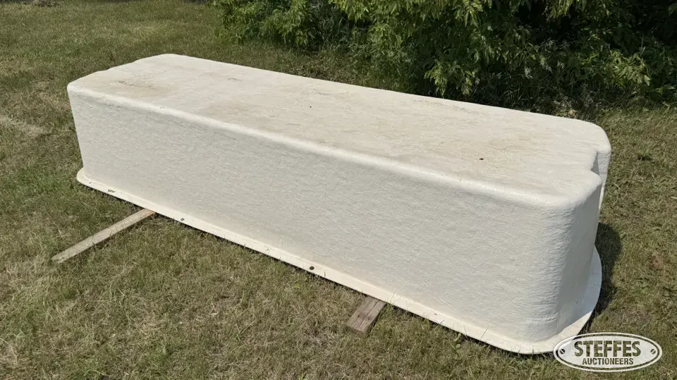 Approx. 400 gal. fiberglass water tank Fiberglass Tank