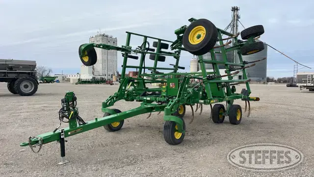 2023 John Deere 2430