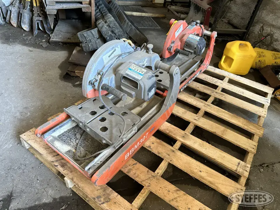 (2) Masonry saws Concrete Related Item