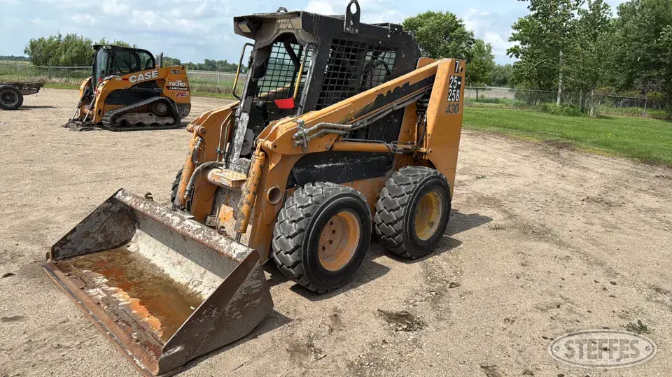2005 Case 430 Wheeled Skid Steer