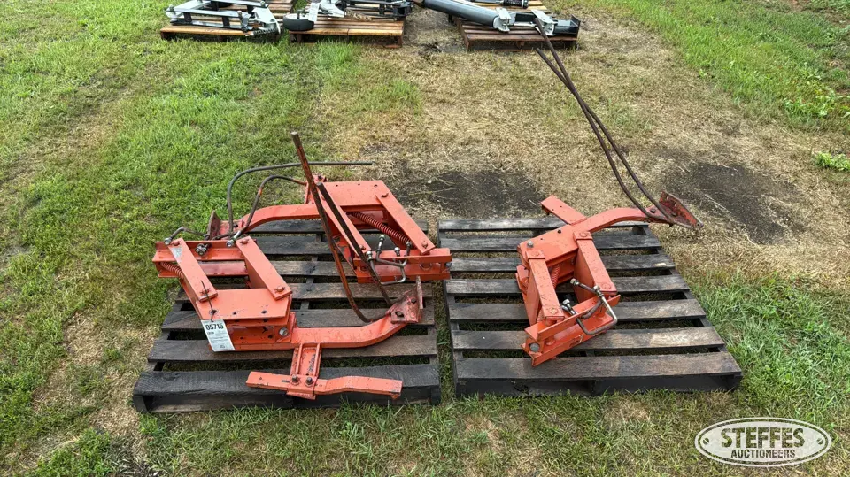 (3) Harriston bean cutter row units Ag Equipment Part