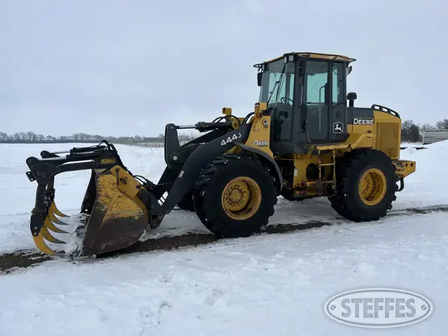 2006 Deere 444J